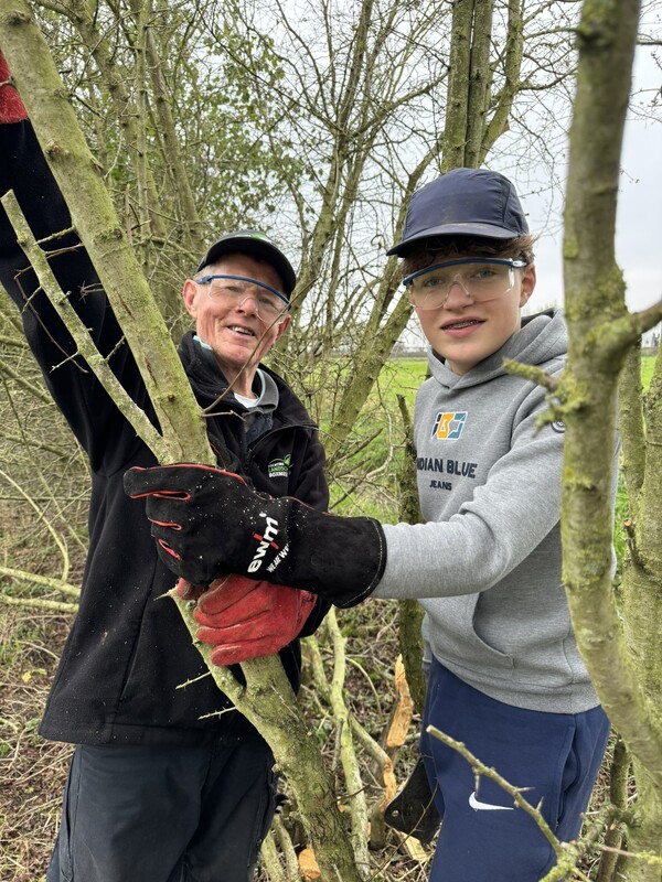 Ouder-kind workshop Maasheggenvlechten