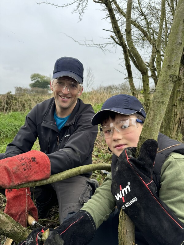 Ouder-kind workshop Maasheggenvlechten